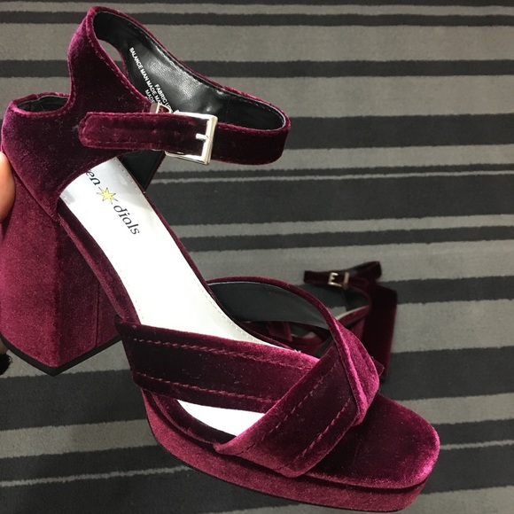 Seven Dials Shoes - NWOT velvet chunky platform heel